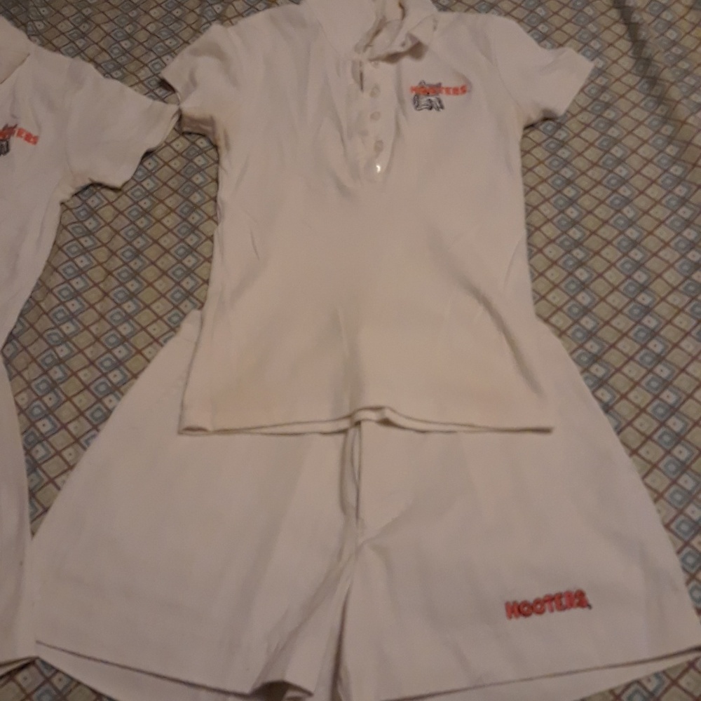 Old Hooters hostess uniform